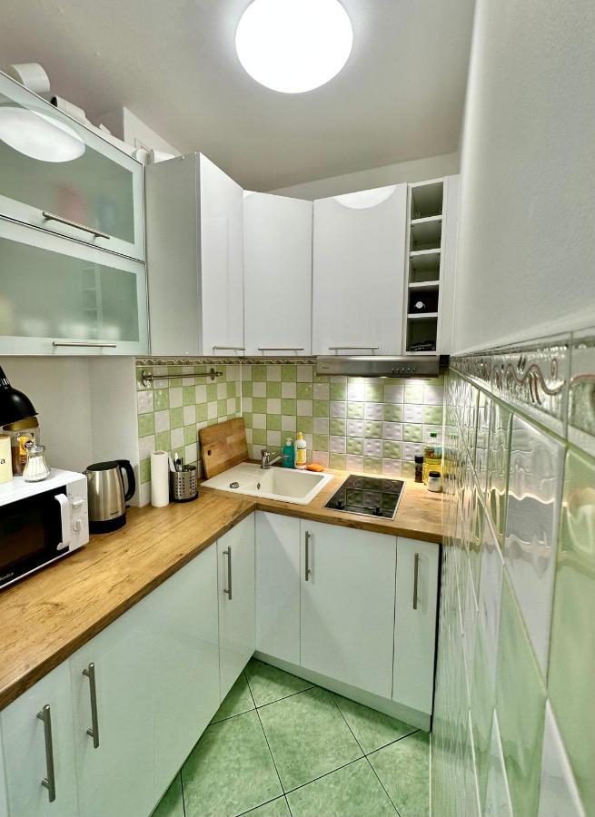 Gold 2 King Size Bed, Metro X2 Free Wifi, 50'Tv Netflix, Hbo, Appletv+ Apartment Warsaw Luaran gambar
